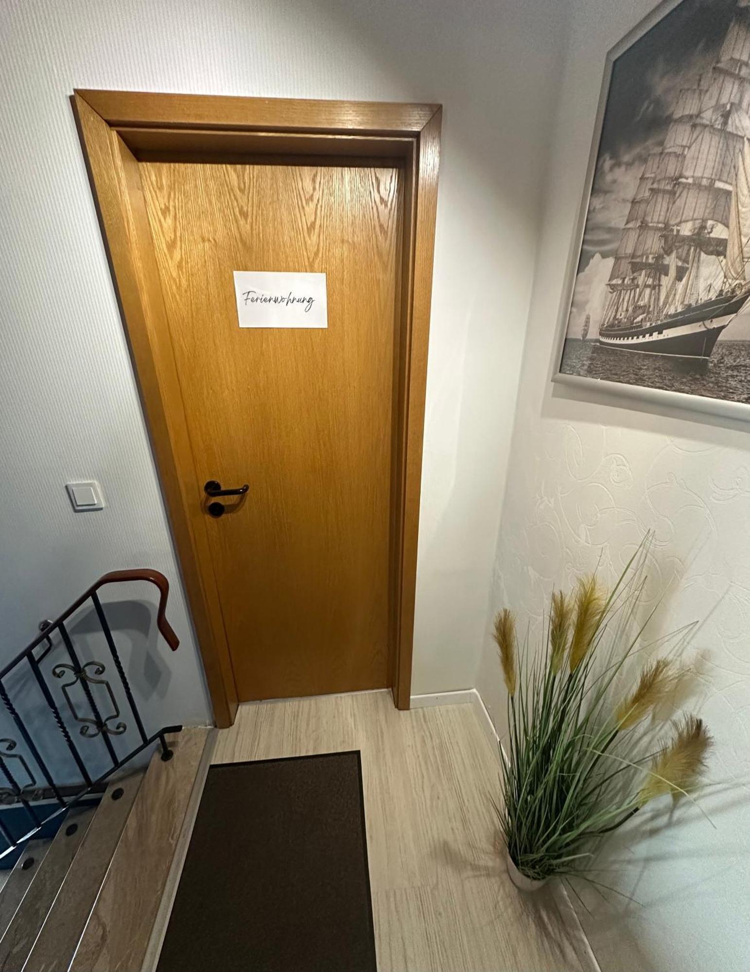 Rosenhaus Esens - Wohnung Backbord Eksteriør billede